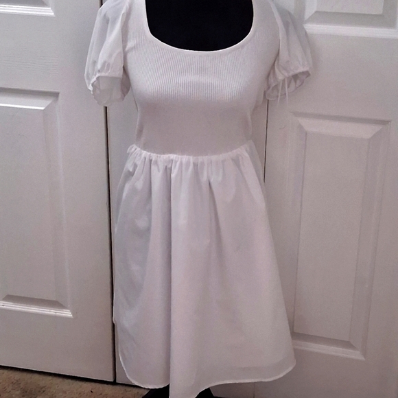 NWT And Now This Puff Sleeve Mixed Media White Dress. Size M - Picture 2 of 9